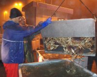 maritime people fish handler john dungeness crab 2004.12.13