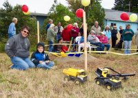 Hwy 101 - Port Orford Library groundbreaking - 2007-0729. LtoR - Phyllis Johns - Dave Wilhite - Rick Francona